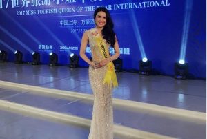 Nguyễn Thị Diệu Thùy ẵm hàng loạt giải thưởng tại đêm chung kết Nữ hoàng Du lịch Quốc tế của năm