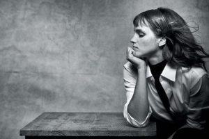 Loạt sắc thái gợi cảm chân thực của ‘cô phù thủy nhỏ’ Emma Watson