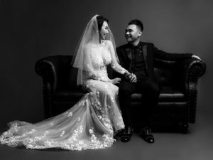 Khắc Việt tung ảnh cưới đen trắng bên vợ DJ nóng bỏng trước ‘giờ G’