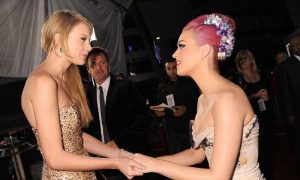 Khẩu chiến đã lâu cuối cùng Katy Perry cũng gửi lời xin lỗi tới Taylor Swift