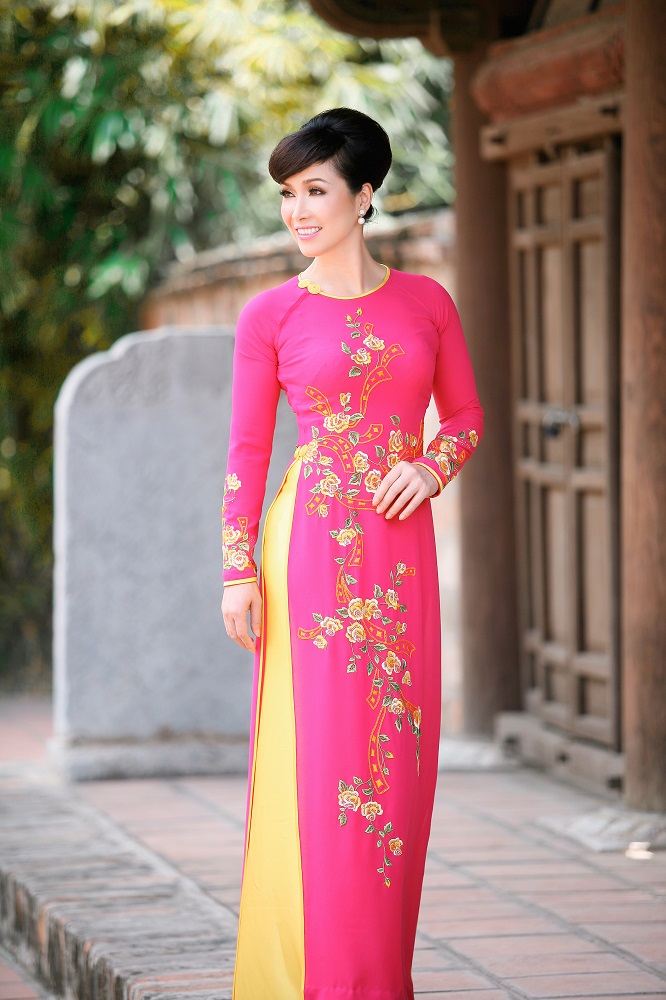 Bùi Bích Phương đăng quang Hoa hậu Toàn quốc báo Tiền Phong 1988 – tiền thân của Hoa hậu Việt Nam