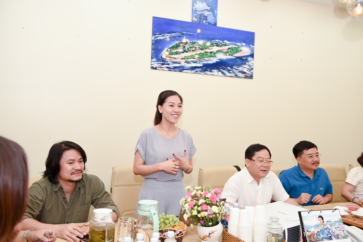 Bà Phạm Kim Dung - Phó ban tổ chức Hoa hậu Việt Nam phát biểu trong buổi họp chiều nay