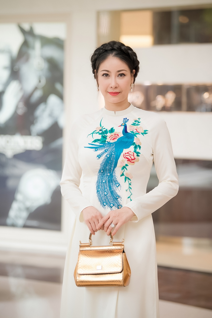 Hoa hậu Hà Kiều Anh xinh đẹp
