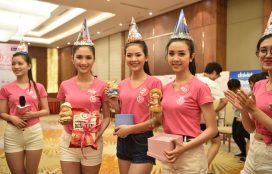 Món quà sinh nhật “dã chiến” đầy tình cảm của thí sinh Hoa hậu Việt Nam