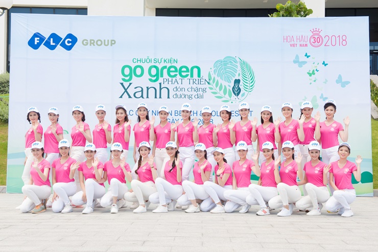  top 30 thí sinh Chung khảo phía Nam Hoa hậu Việt Nam 2018 đã tham gia trồng cây tại khu vực sân Golf 