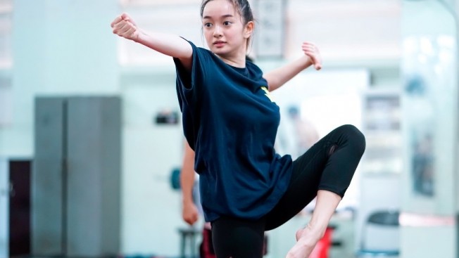 Kaity Nguyễn (Em chưa 18) hé lộ hình tượng mê kungfu và ballet