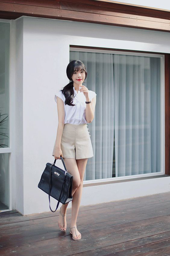 Các kiểu quần váy, short ống rộng cũng là một sự lựa chọn hoàn hảo để các bạn nữ vừa có thể mặc khi đi làm và cả đi chơi.