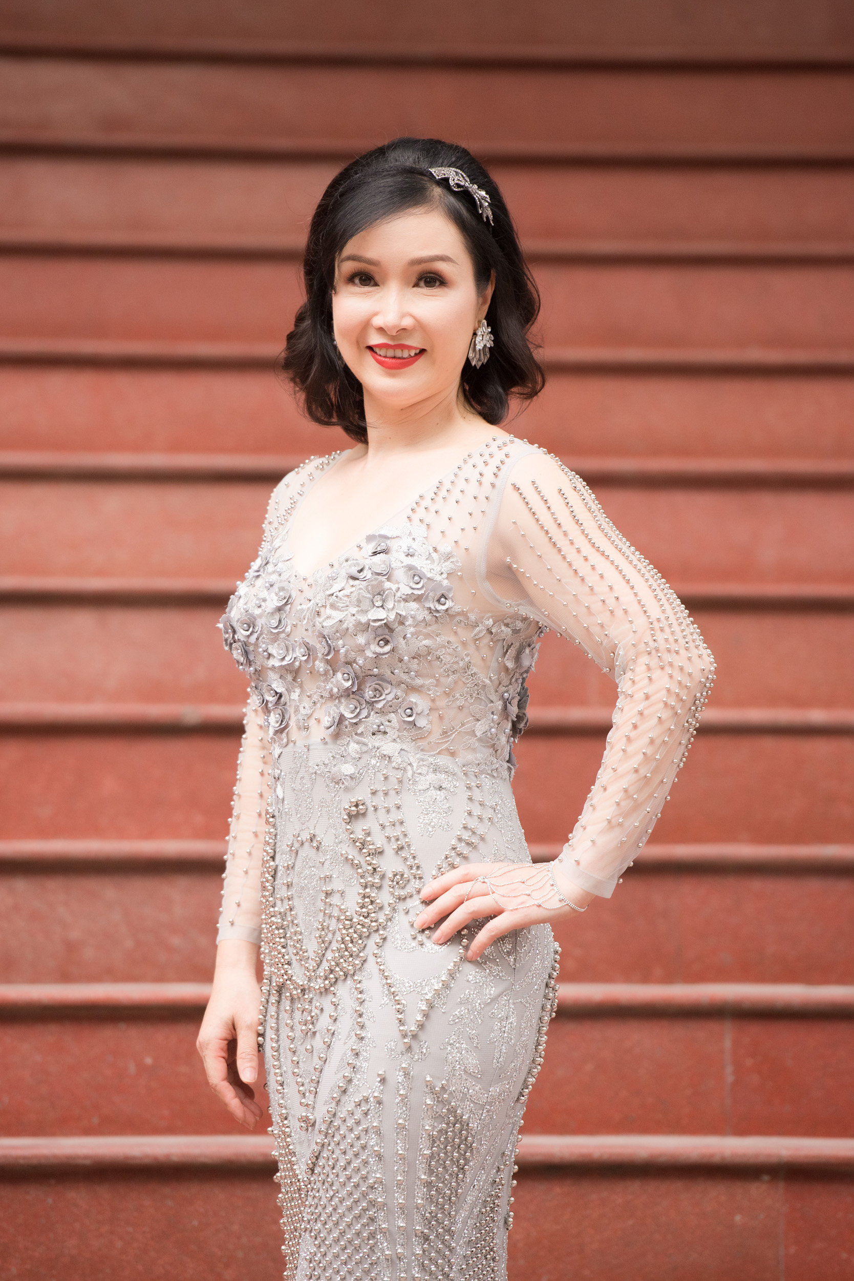 Hoa hậu Bùi Bích Phương, NTK Lê Thanh Hòa, bà Phạm Kim Dung – Phó BTC Hoa hậu Việt Nam 2018 và Tổng đạo diễn Hoàng Nhật Nam cũng xuất hiện tại buổi Sơ khảo để gặp gỡ các thí sinh.