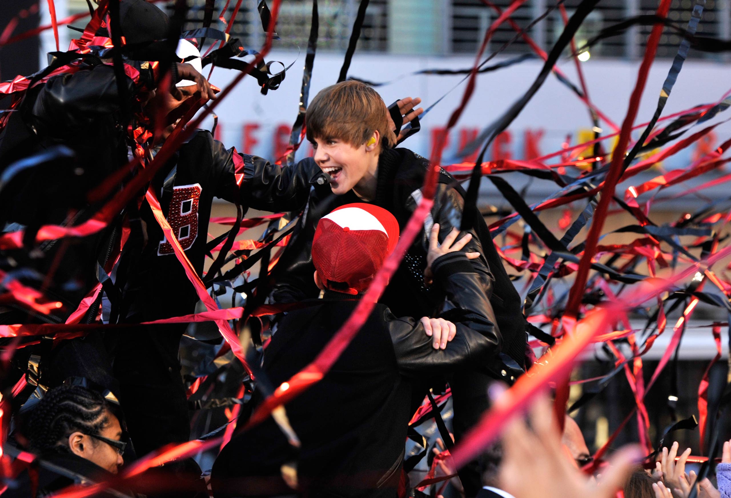 Justin Bieber trên sân khấu MTV Video Music Awards năm 2010