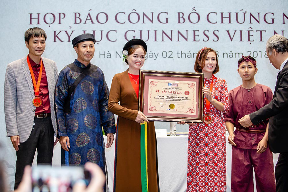 Show diễn thực cảnh Tinh hoa Bắc bộ xuất sắc xác lập hai kỉ lục Guinness Việt Nam