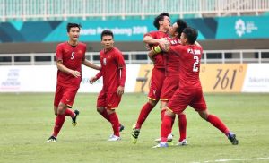 ASIAD 2018: Pha ghi bàn đẹp mắt của Văn Quyết san bằng tỉ số 1-1 trước UAE