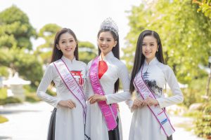 Top 3 HHVN 2018 đọ sắc với áo dài họa tiết Nhật Bản