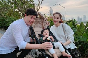 Đặng Thu Thảo khiến dân tình ngưỡng mộ khi khoe ảnh gia đình hạnh phúc trên trang cá nhân, lộ diện khuôn mặt con gái