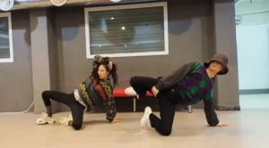 HyunA & E’Dawn lại nhảy sexy hút mắt
