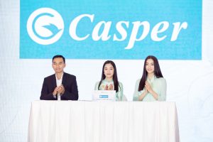 Đại sứ thương hiệu Casper – Miss World Vietnam Lương Thuỳ Linh trao tặng hàng chục chiếc TV Casper cho công nhân có hoàn cảnh khó khăn