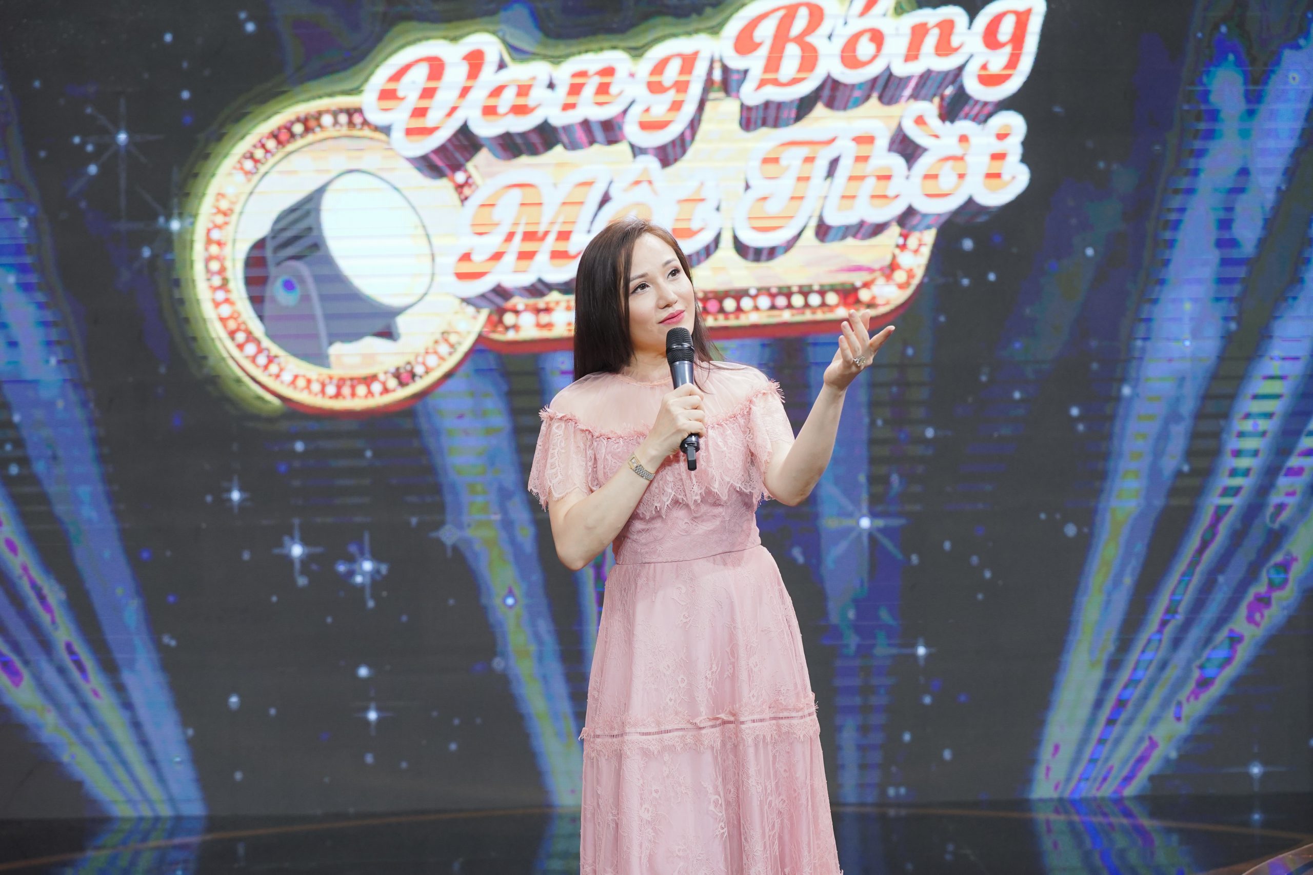 Đổi nghệ danh từ Yến Khoa, Hoàng Châu chấp nhận đi hát lót để làm lại từ đầu