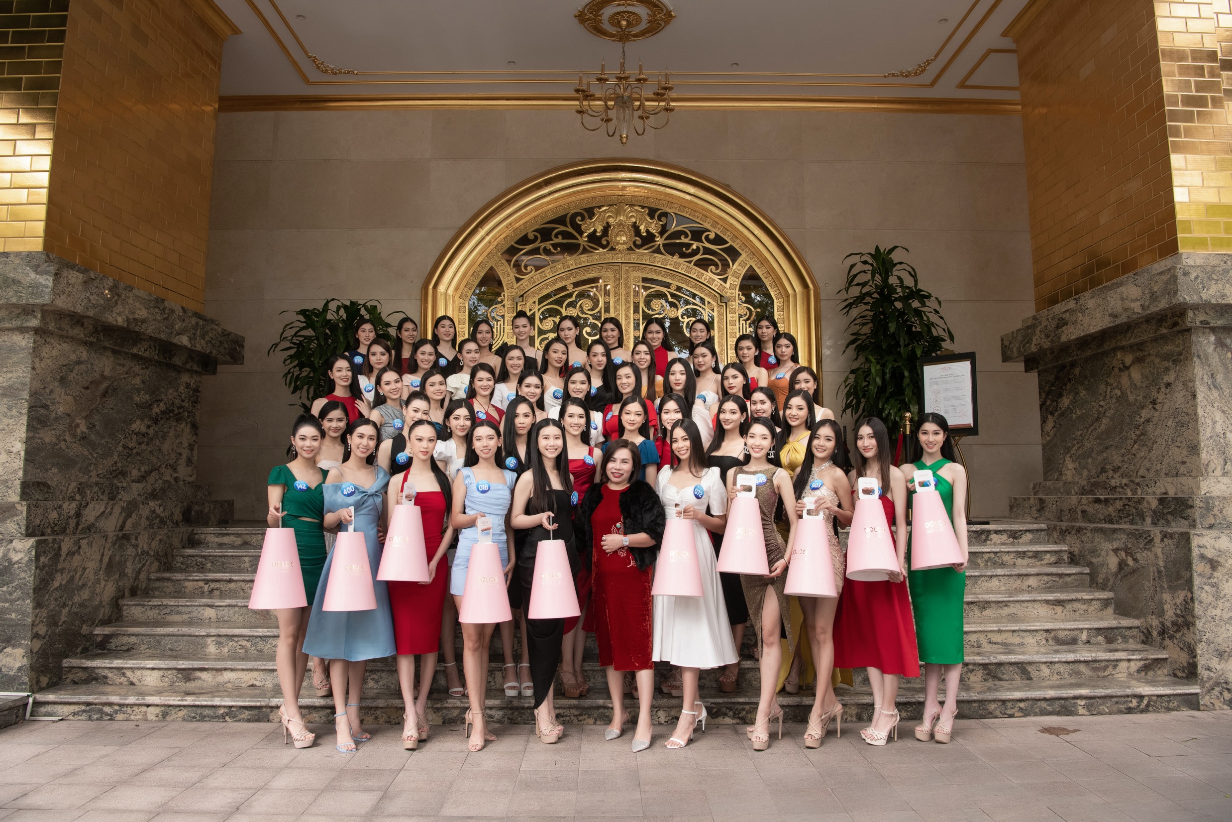 Khách sạn dát vàng Dolce Hanoi Golden Lake “chinh phục” dàn thí sinh Miss World Vietnam 2022 bằng sự sang trọng và đẳng cấp