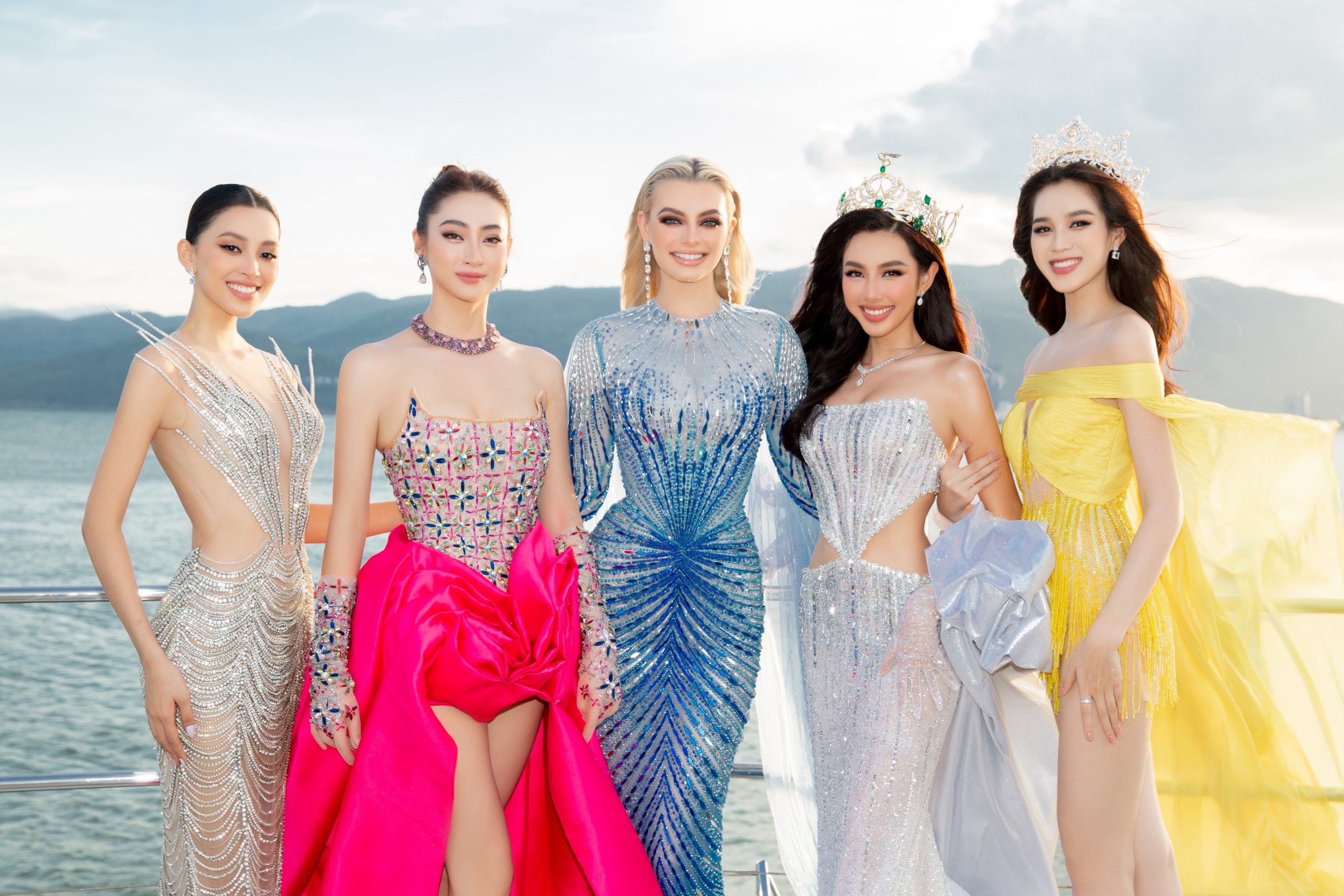 Hoa hậu Thế giới và dàn người đẹp Việt Nam lộng lẫy tại MerryLand Quy Nhơn