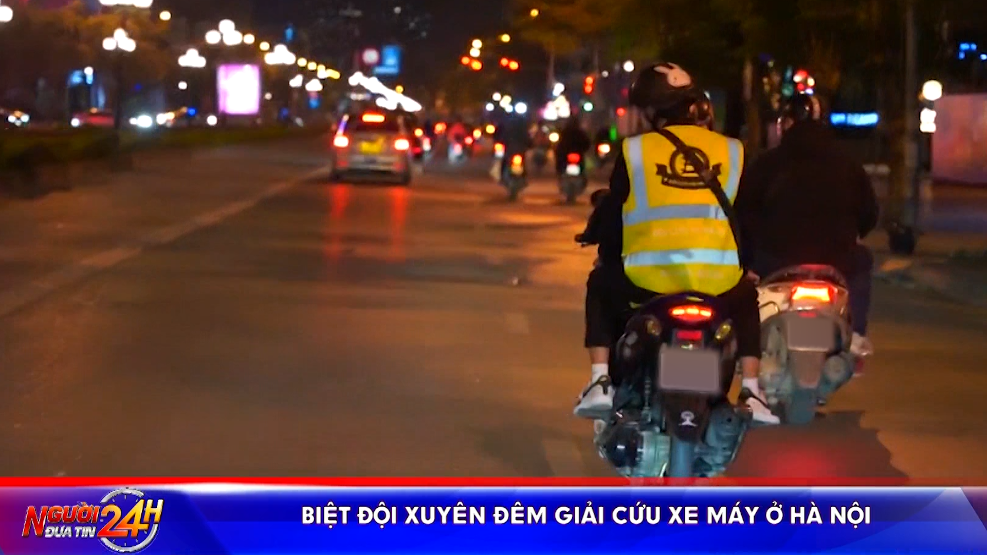 <strong>Biệt đội xuyên đêm giải cứu xe máy ở Hà Nội</strong>