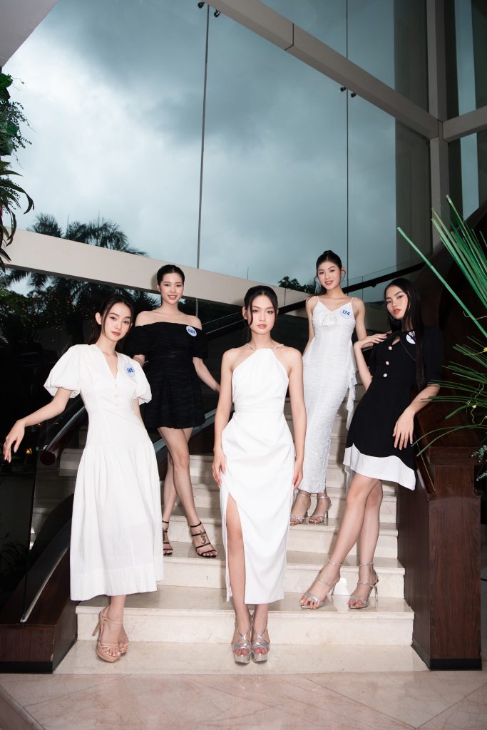 Vừa kết thúc đêm Chung khảo Toàn quốc Miss World Vietnam 2023, Top 40 cô gái tài năng tiếp tục bước tiếp vào Vòng Sơ khảo Người đẹp nhân ái tại Trung tâm Hội nghị Tiệc cưới Luxury Palace.