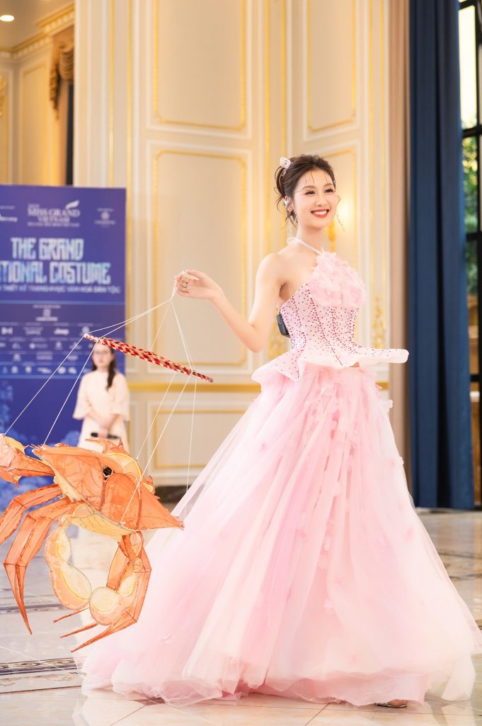 Hình ảnh này chưa có thuộc tính alt; tên tệp của nó là Que-Anh-1-681x1024.jpeg