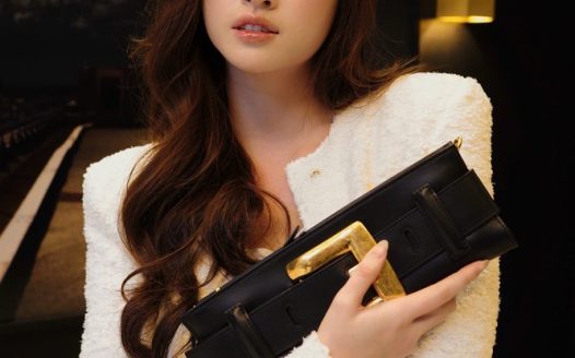 Lương Thuỳ Linh tiếp tục gây ấn tượng tại tuần lễ thời trang Paris