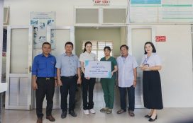 Hoa hậu Kiều Duy mang dự án CHẠM và trao tặng tủ thuốc cho các em nhỏ tại Tây Ninh